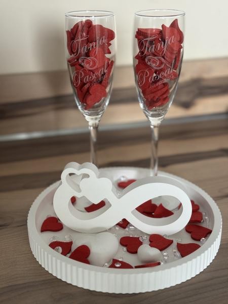 Personalisierte Sektgläser zur Hochzeit – 2 gravierte Gläser mit Namen, Datum & Ringmotiv